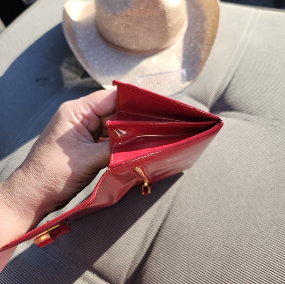 Prada Red Leather Wallet With Ribbon Motif COA Included. - Picture 10 of 13